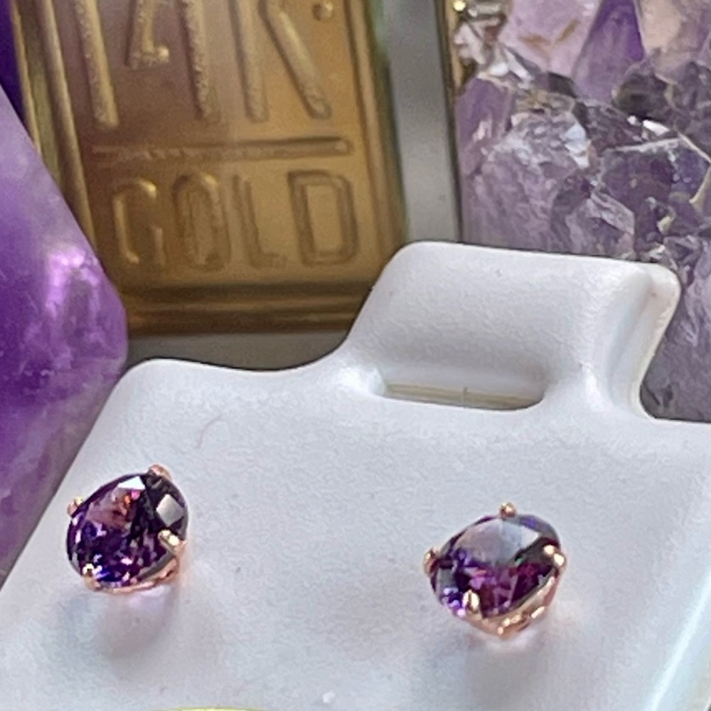 14KT Amethyst Yellow Gold Stud Earrings. .50ct total - Picture 5 of 13